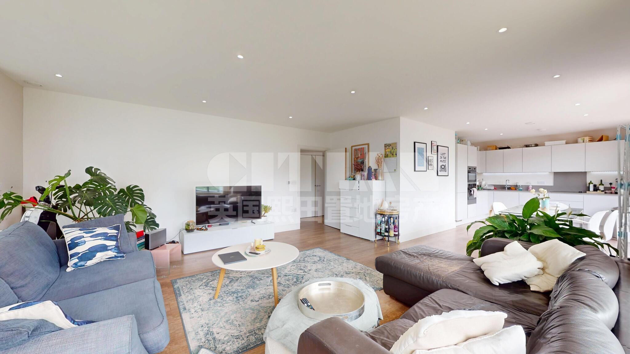 Flat Veals Mead in Greater London