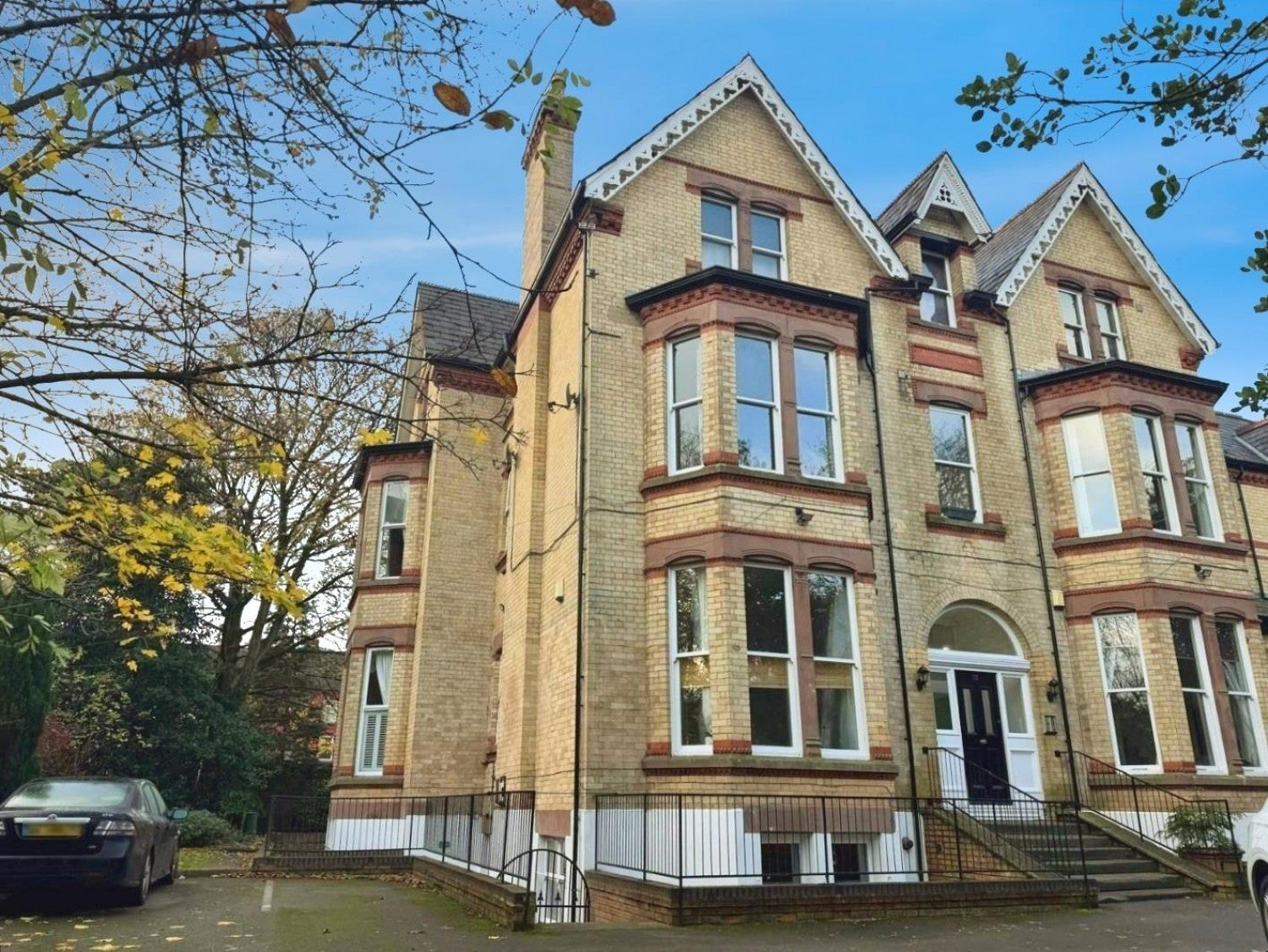 Flat Aigburth Drive in Liverpool