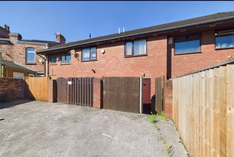 House Samuel Street in St Helens
