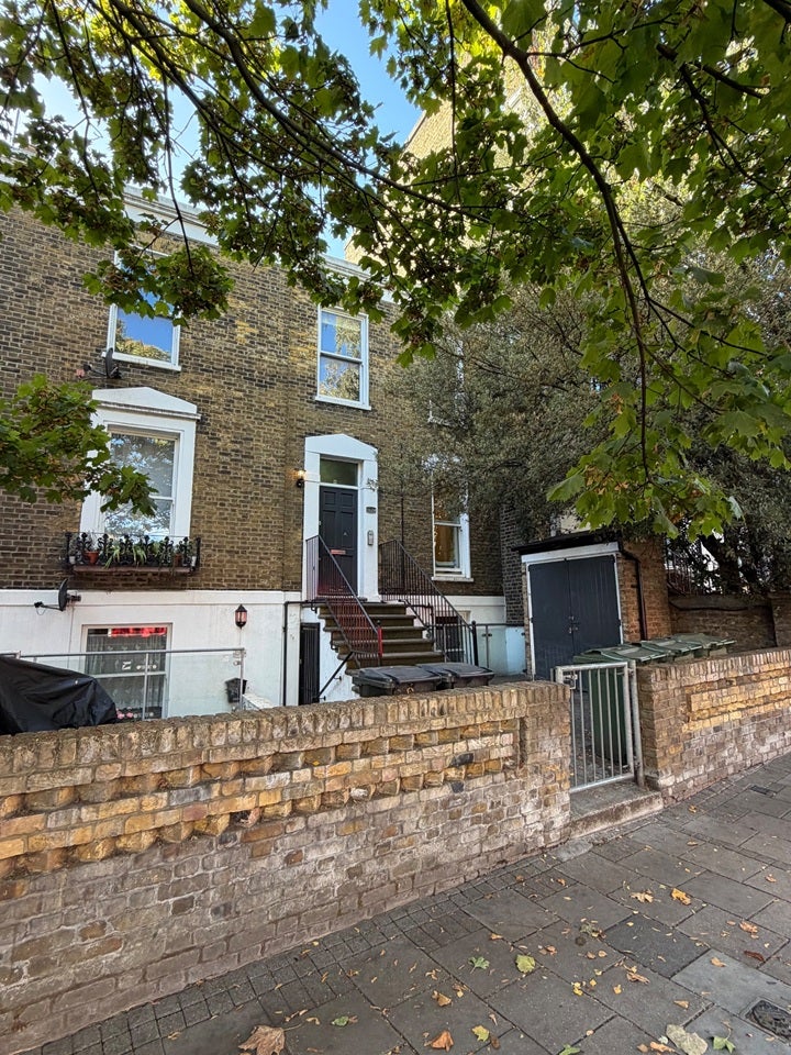 Flat Holloway Road in Greater London