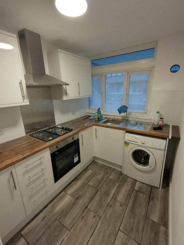 Room Seacourt Road in Greater London