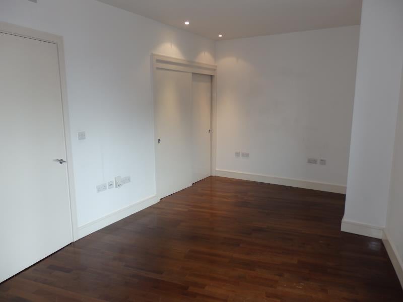 Flat Christchurch Road in Greater London