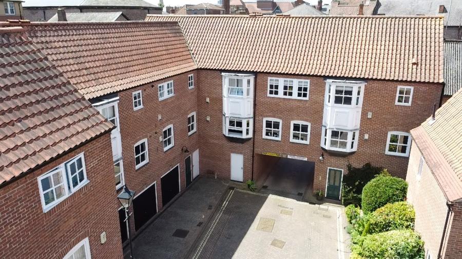 Flat St Andrew's Court in York