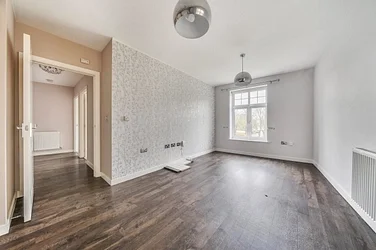 Flat Mackintosh Street in Greater London