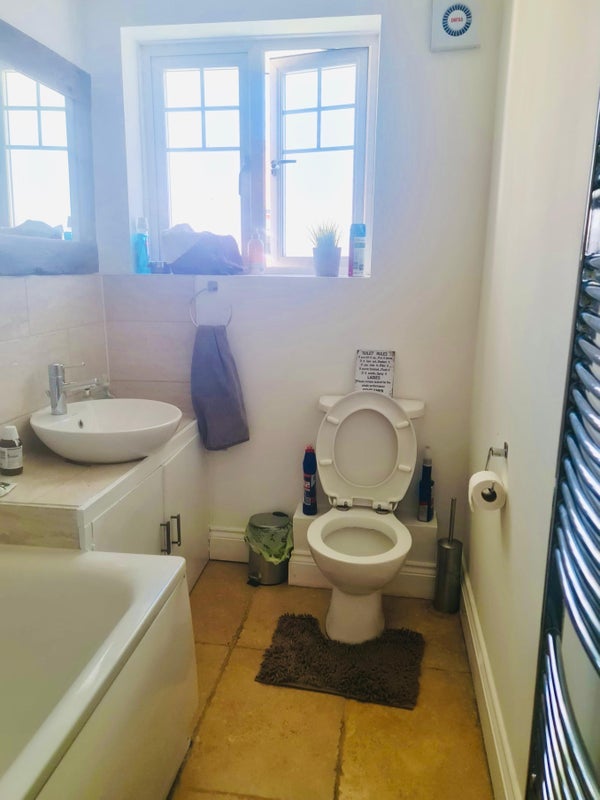 Room Fairlawn Road in Greater London