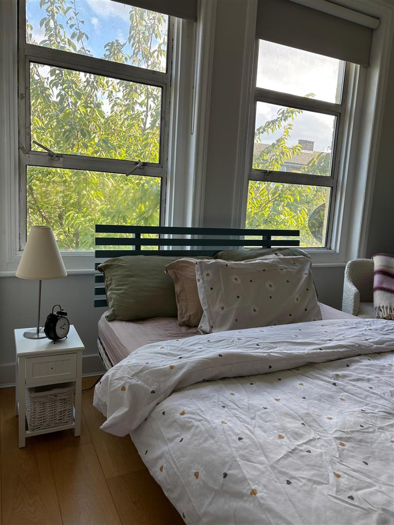 Flat Netherwood Road in Greater London