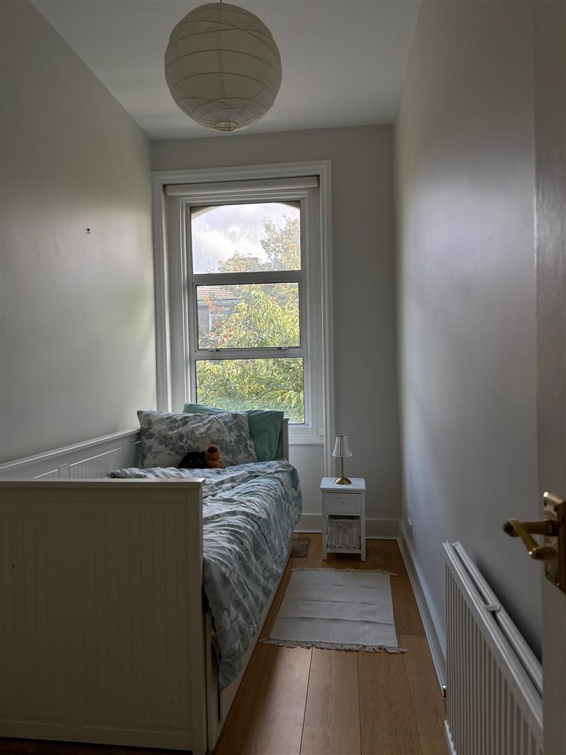 Flat Netherwood Road in Greater London