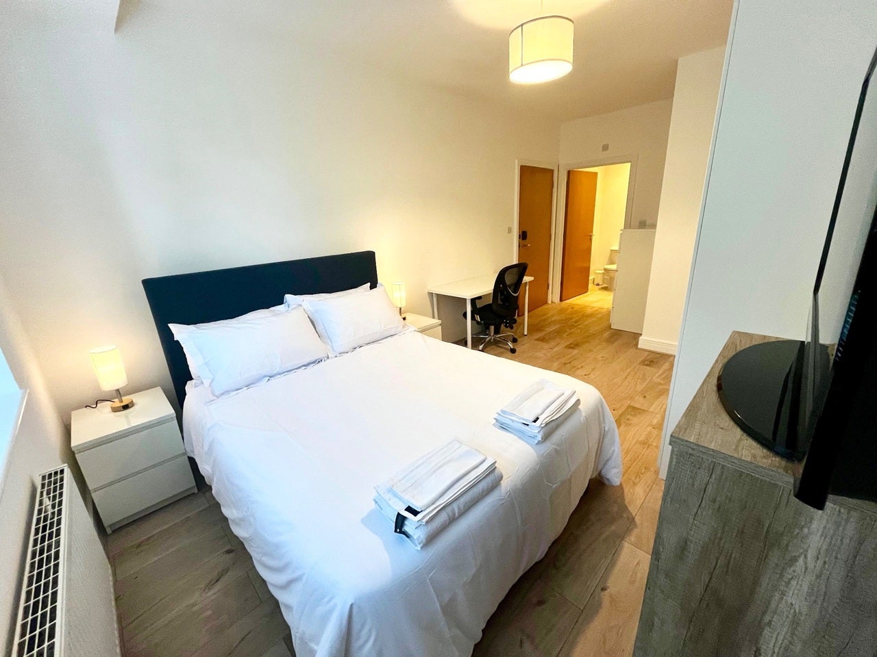 Room Brunswick Road in Greater London