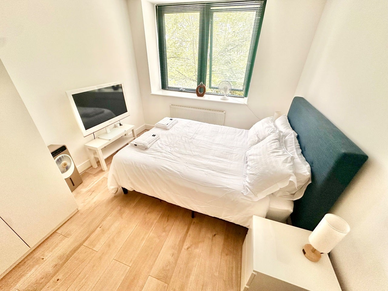 Flat Brunswick Road in Greater London