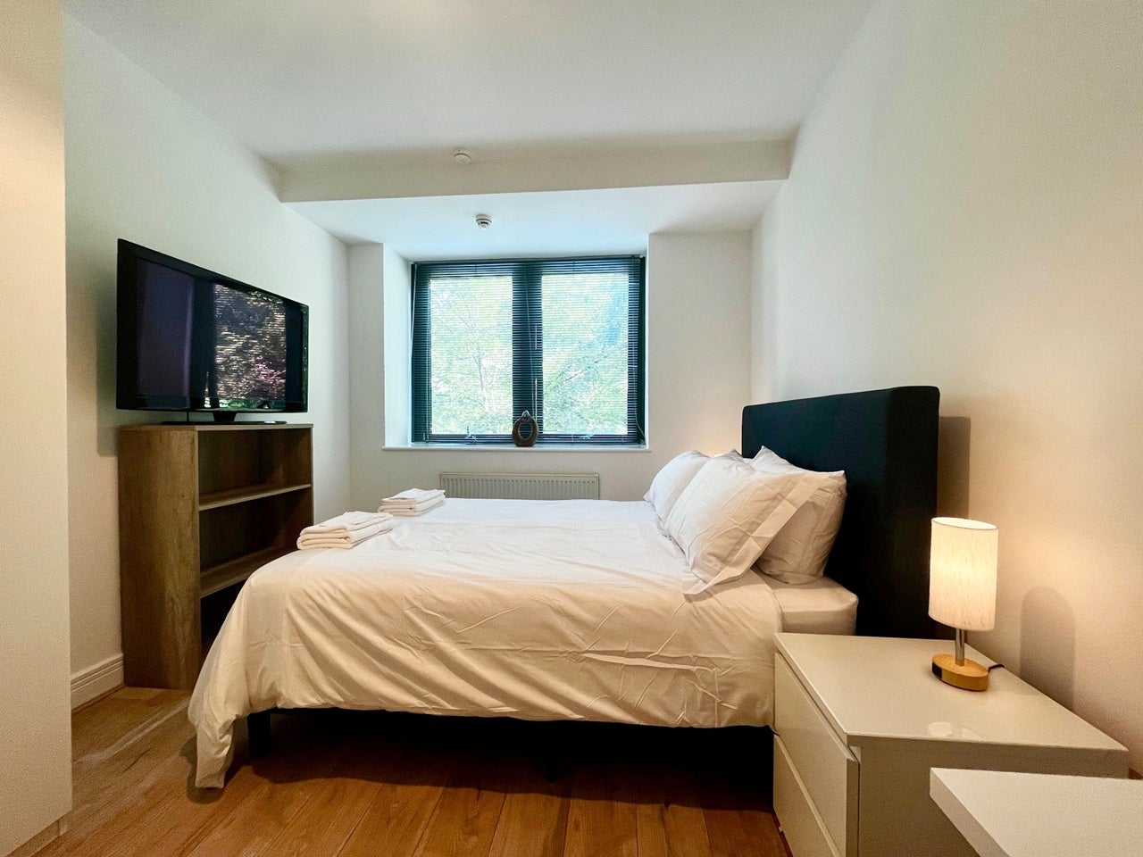 Room Brunswick Road in Greater London