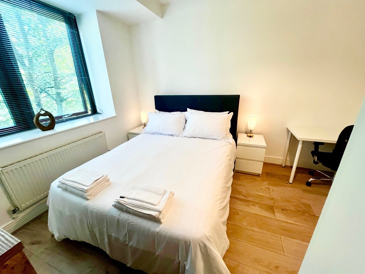 Room Brunswick Road in Greater London