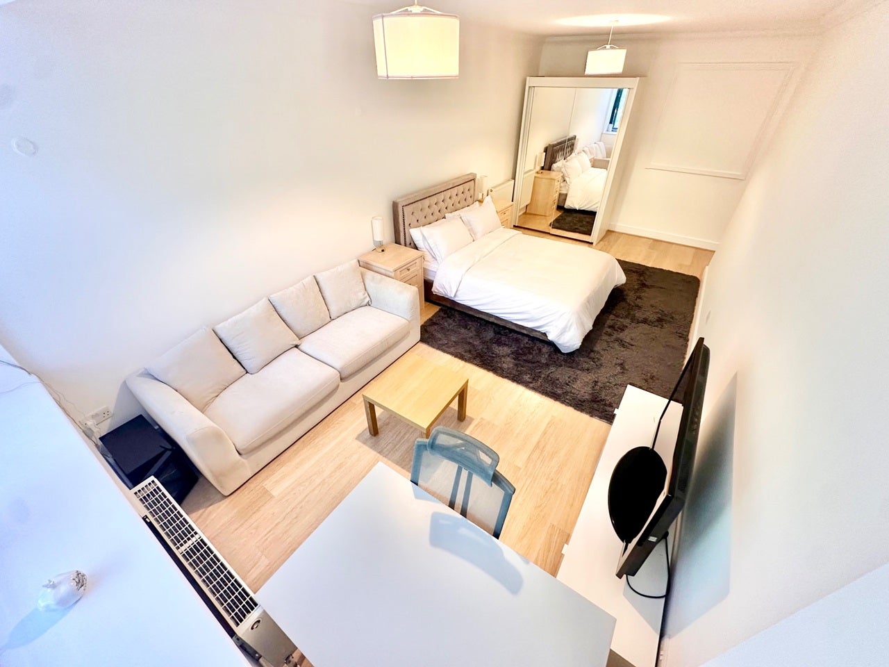 Flat Brunswick Road in Greater London