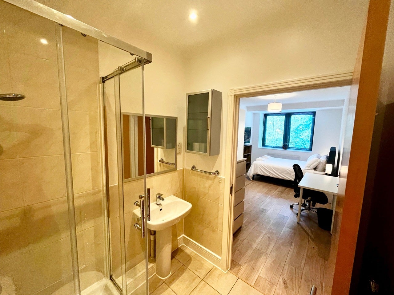 Room Brunswick Road in Greater London