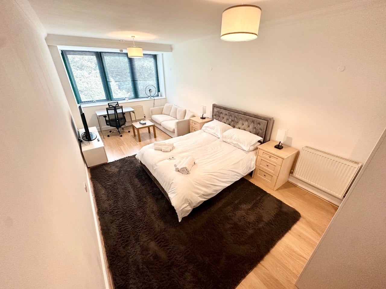 Flat Brunswick Road in Greater London