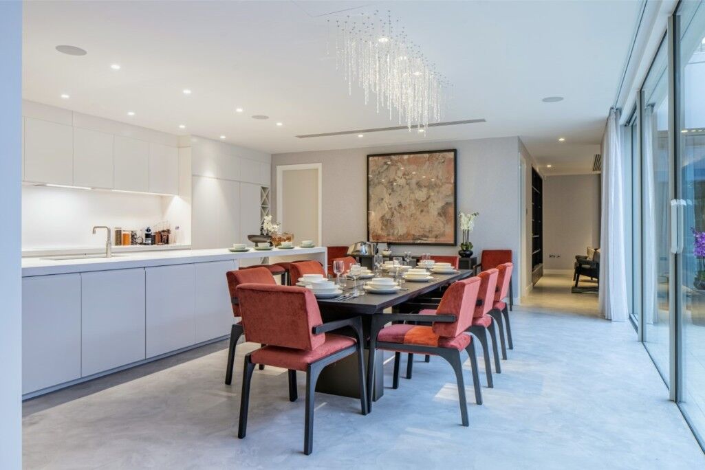 House Lyndhurst Gardens in Greater London
