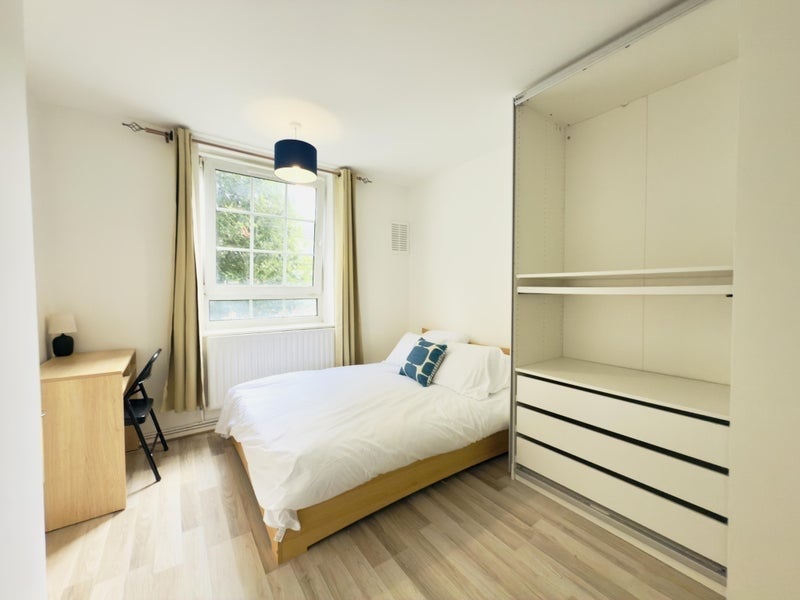 Room Boyd Street in Greater London
