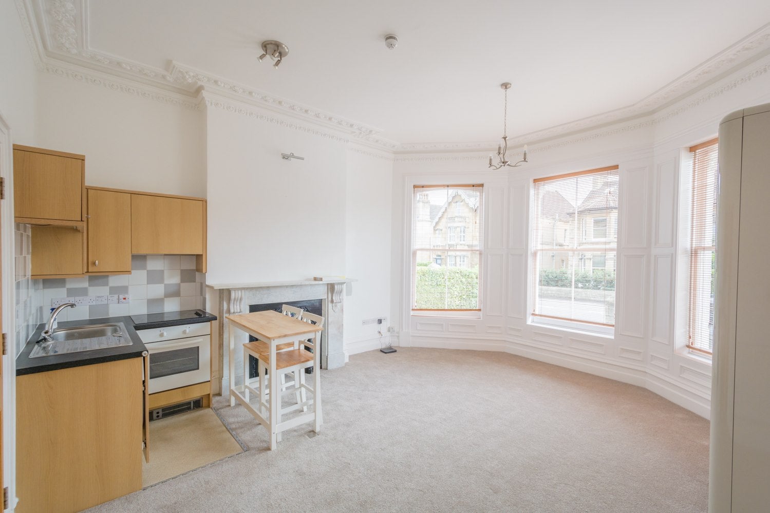 Flat Newbridge Road in Bath