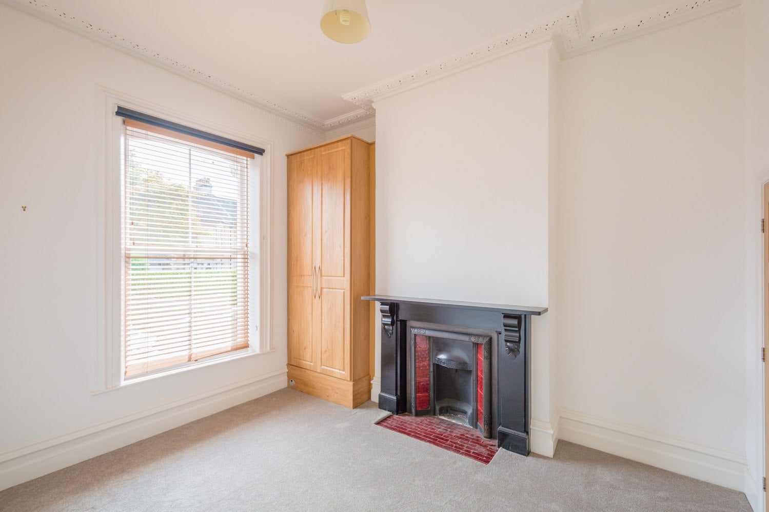 Flat Newbridge Road in Bath