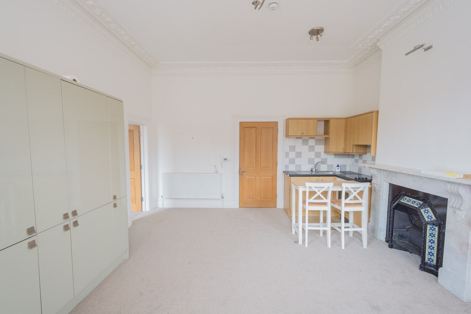 Flat Newbridge Road in Bath