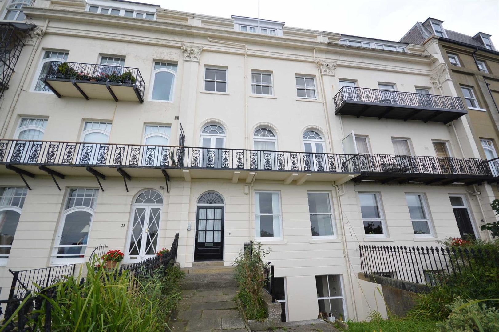 Flat Esplanade in Scarborough