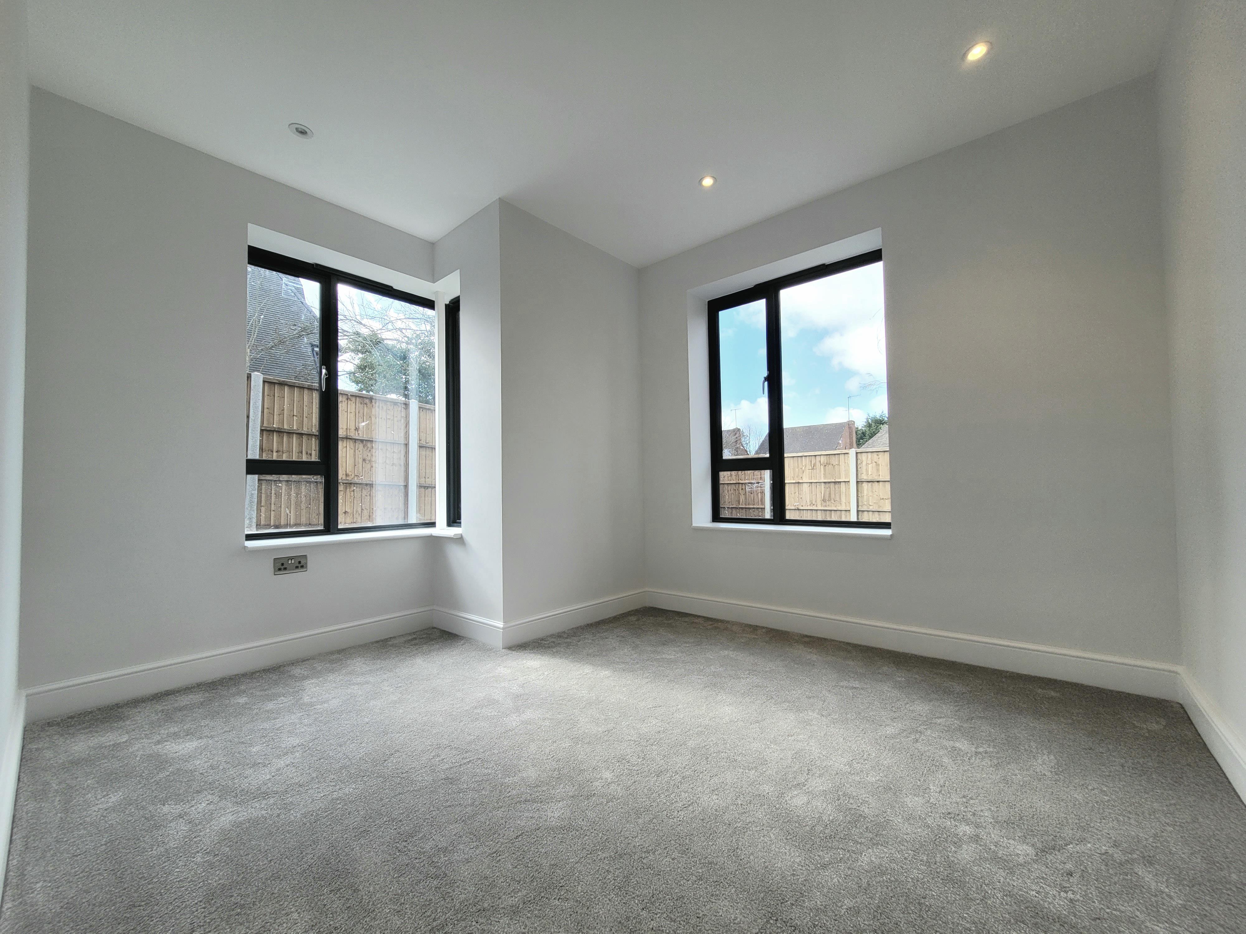 Flat Hollybush Close in Watford