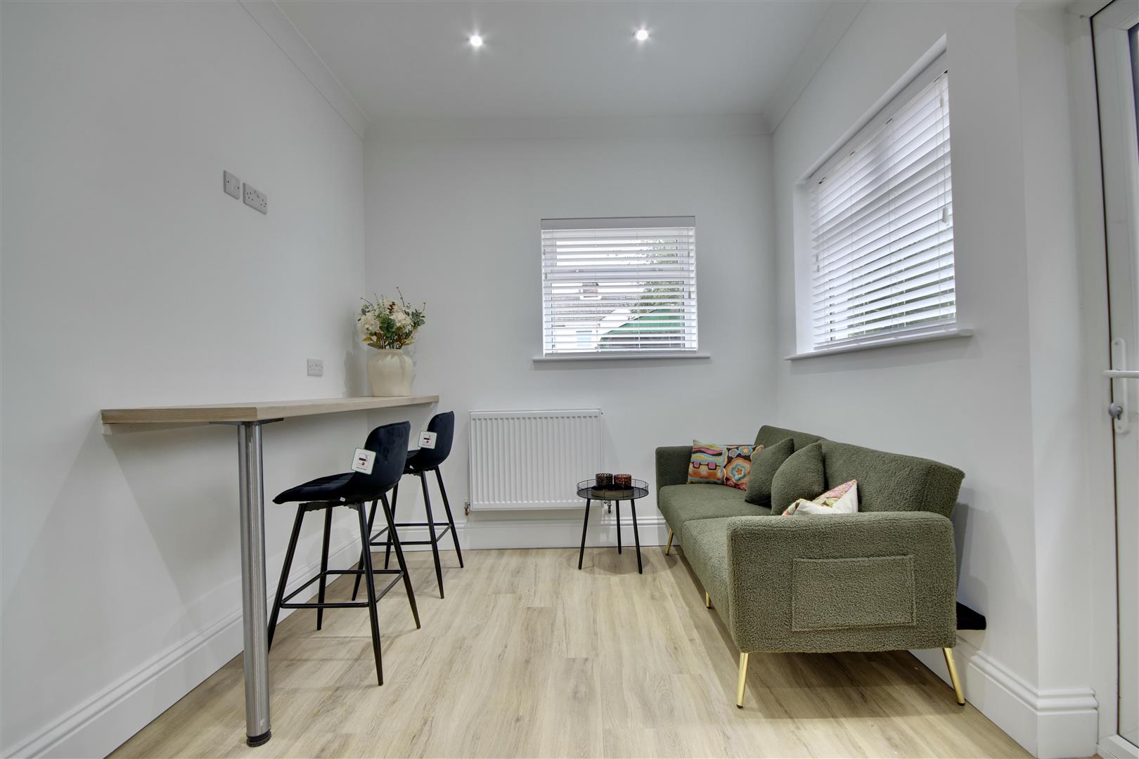 Room Avenue Road in Gosport