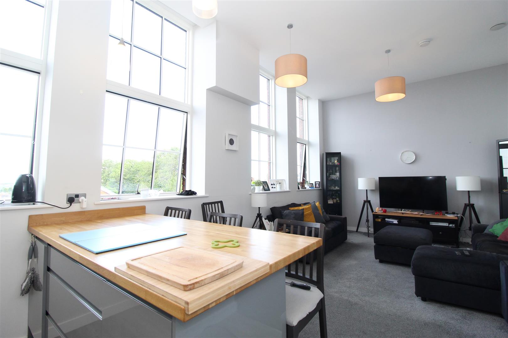 Flat Park Mill Court in Leeds