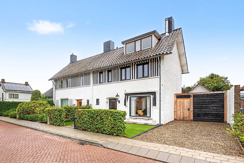 Huis Hertenlaan 6 in Hoeven
