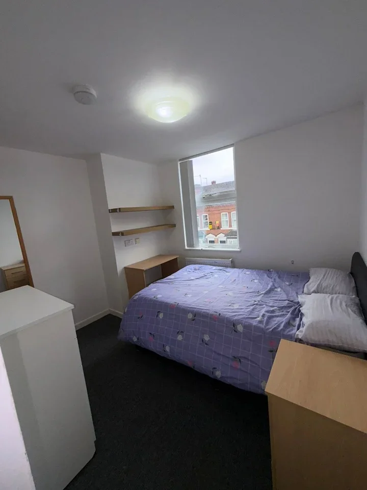 Room Exeter Road in Birmingham