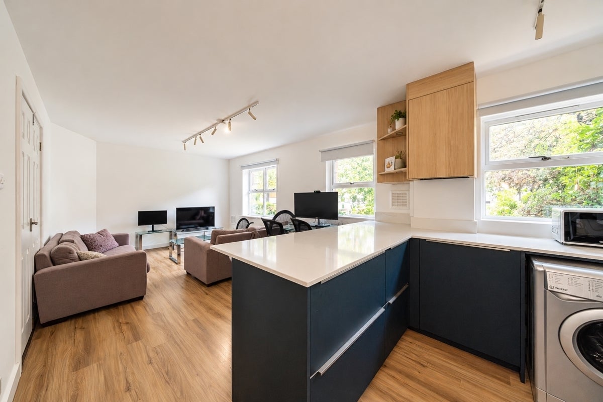 Flat Gower Close in Greater London