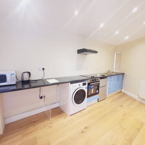 Flat Garrick Avenue in Greater London