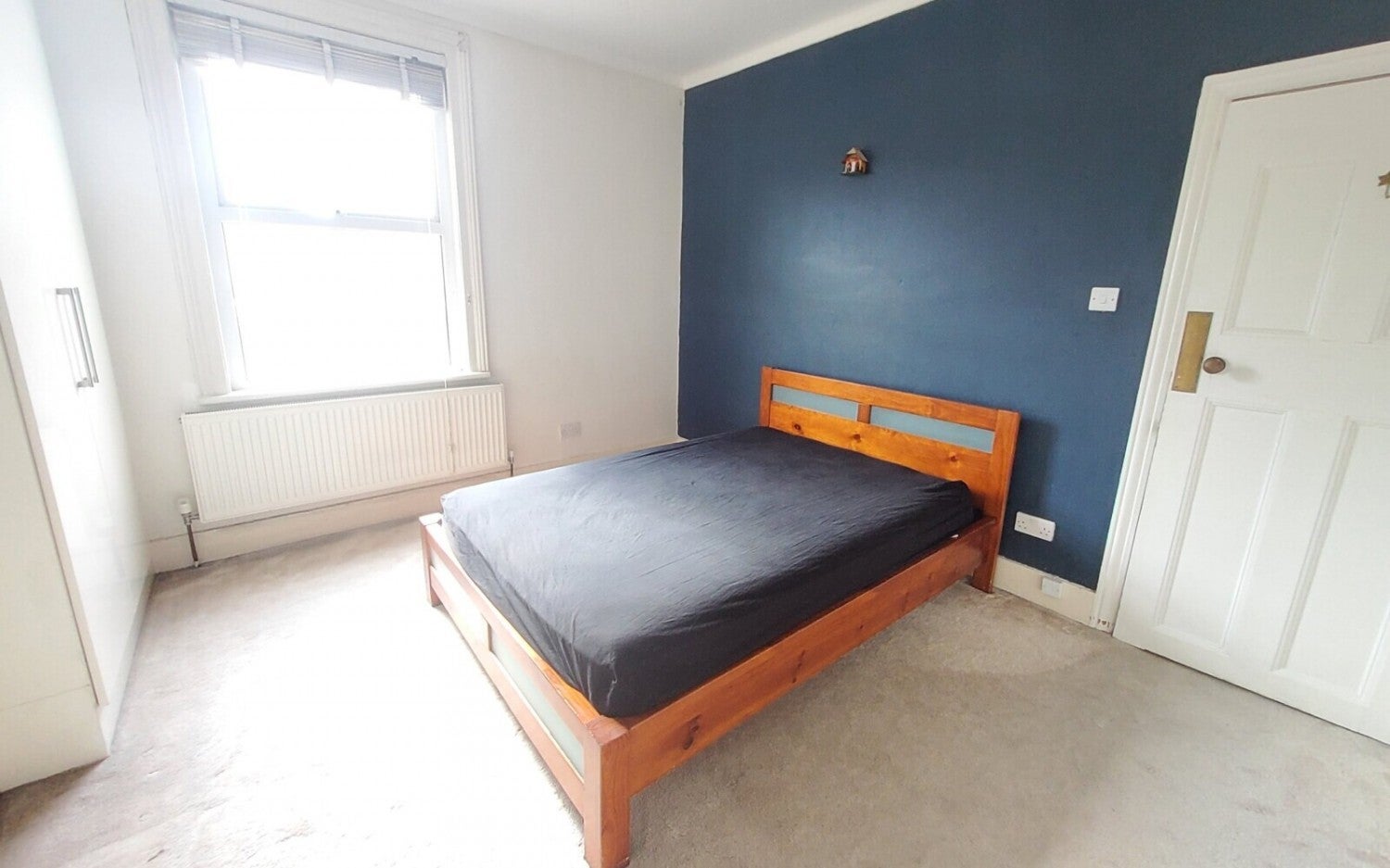 Flat Radnor Avenue in Greater London