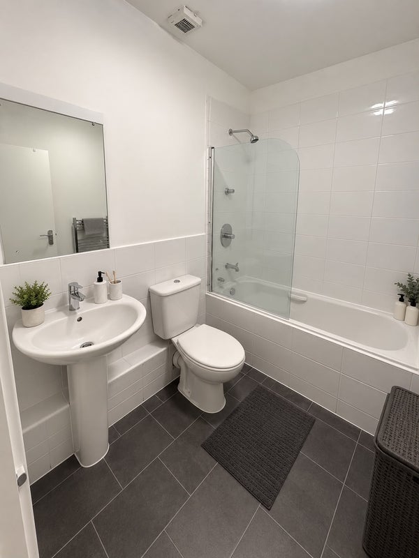 Flat Wandsworth Road in Greater London