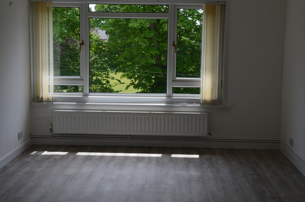 Flat Ellenborough Park North in Weston-Super-Mare
