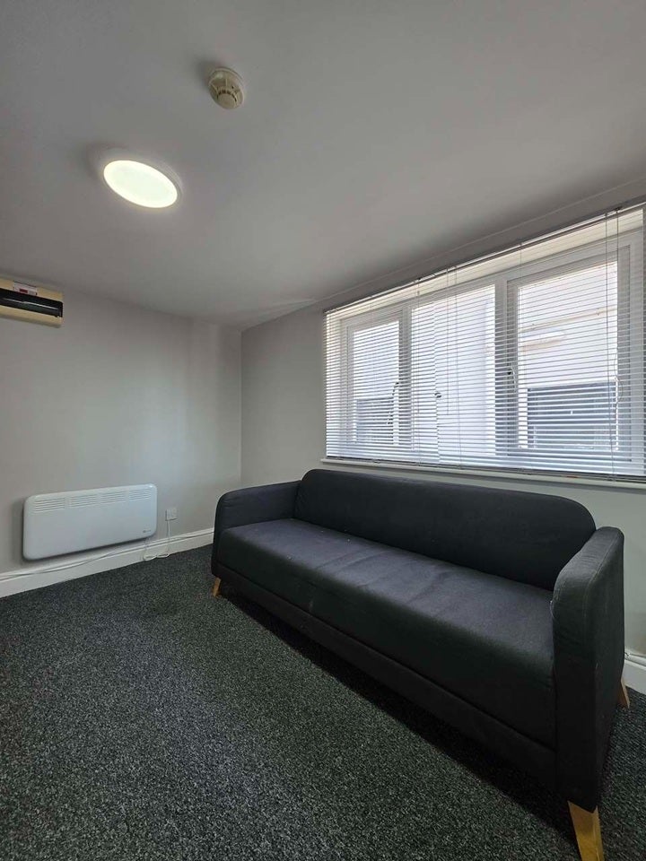 Flat Whitchurch Road in Cardiff