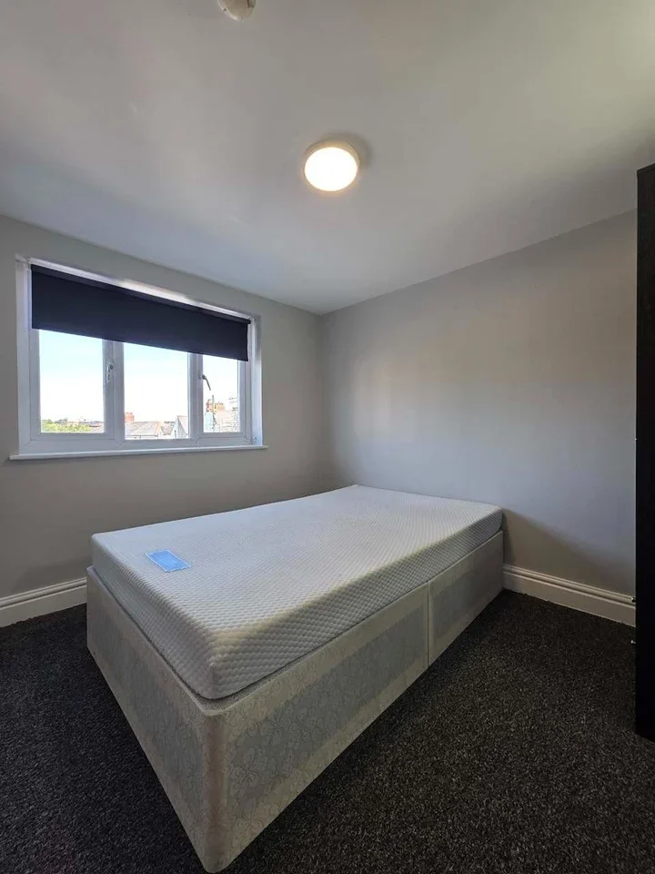 Flat Whitchurch Road in Cardiff