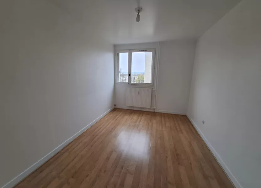 Flat Rue Winston Churchill in Compiègne