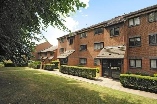 Flat Limetree Walk in Greater London