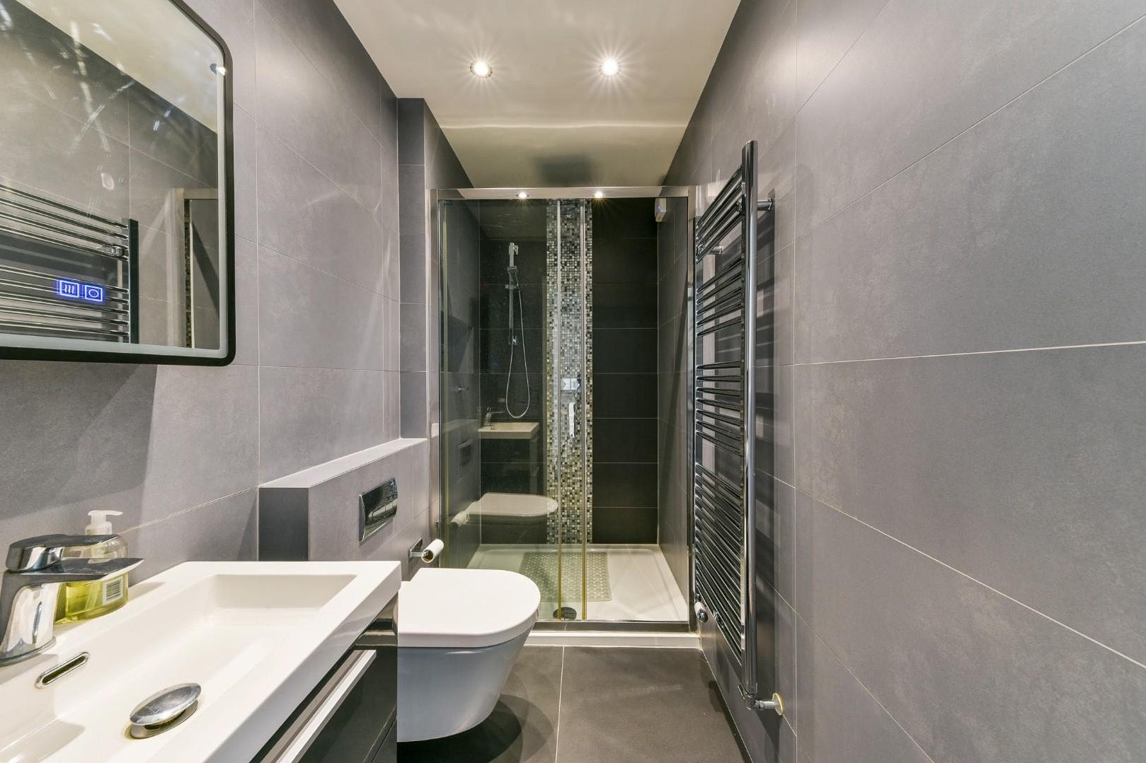 Flat Parkhill Road in Greater London
