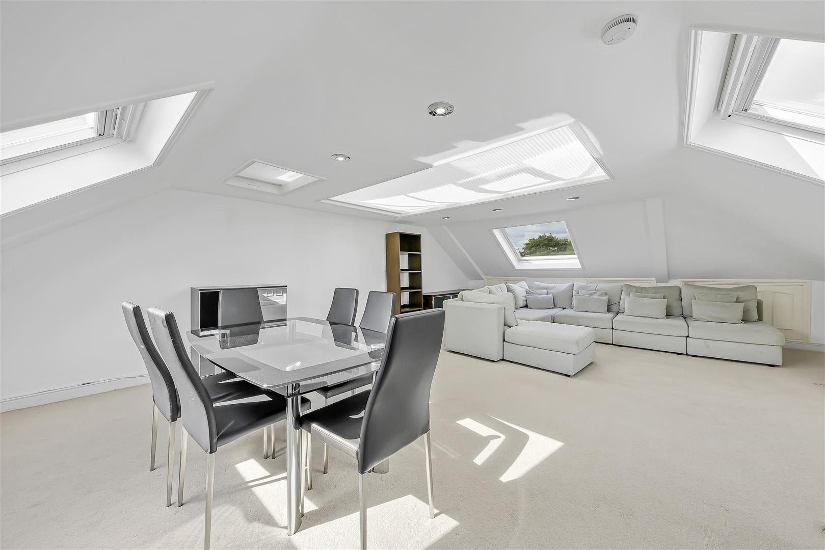 Flat Parkhill Road in Greater London