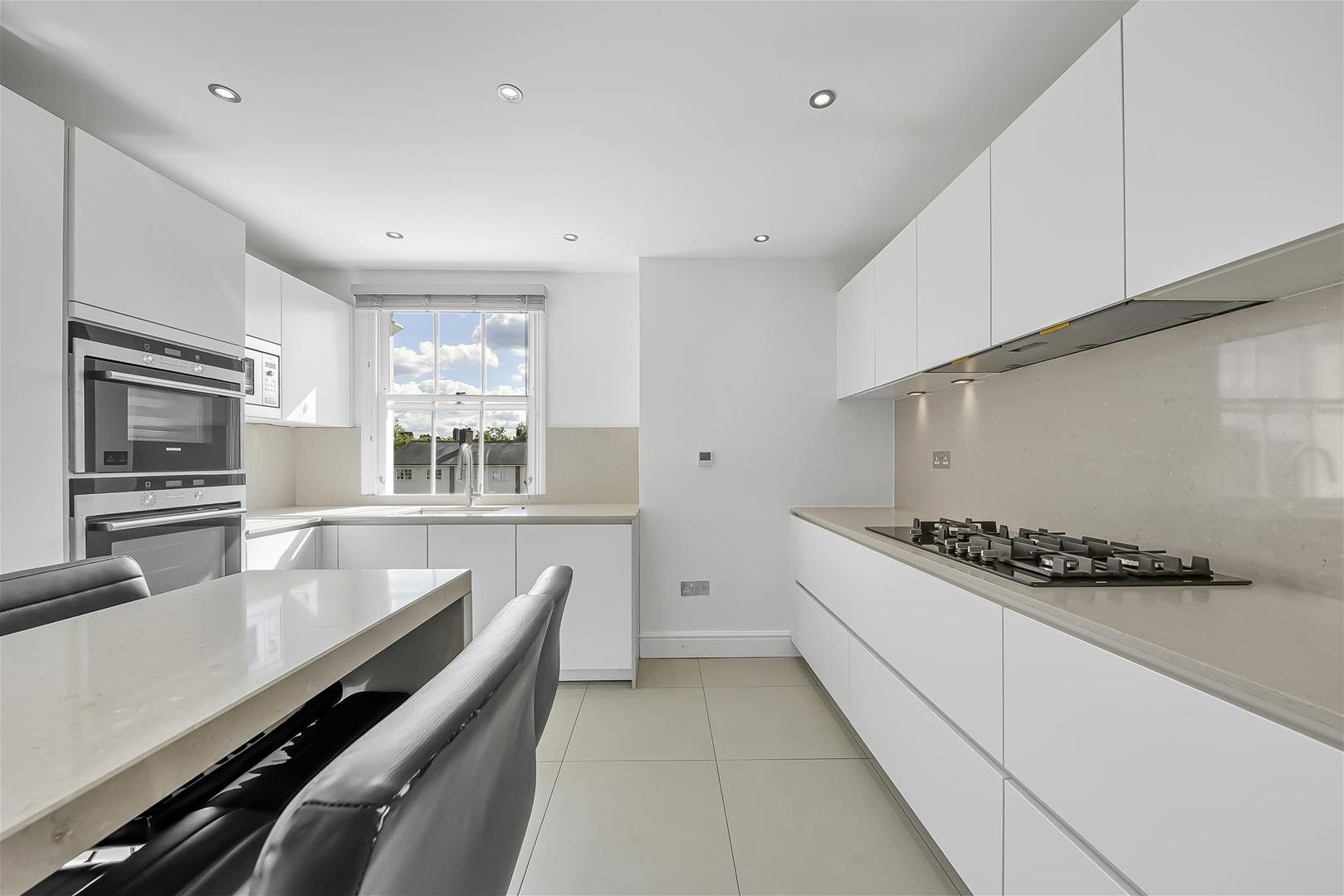 Flat Parkhill Road in Greater London