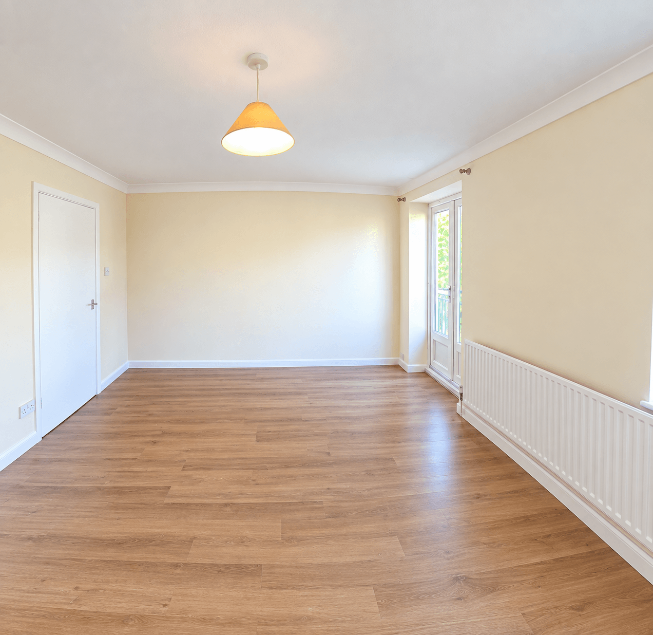 Flat Grove Avenue in Greater London