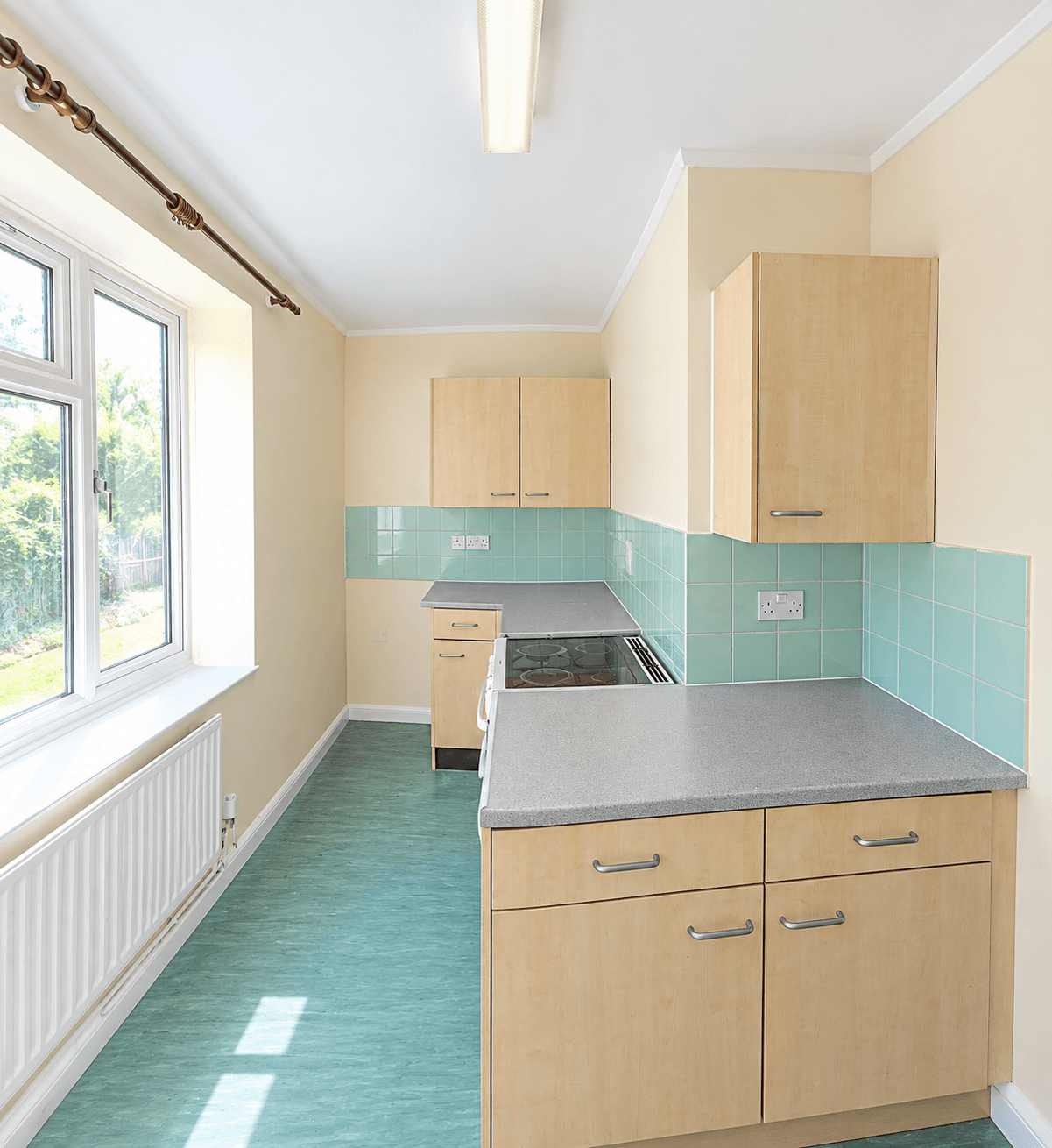 Flat Grove Avenue in Greater London