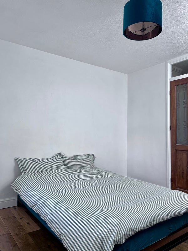Room Lawrence Buildings in Greater London