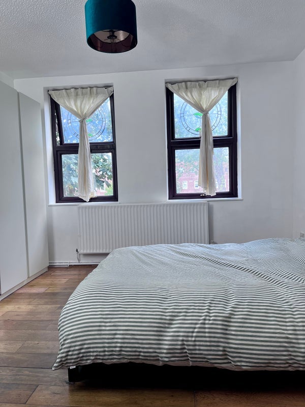 Room Lawrence Buildings in Greater London