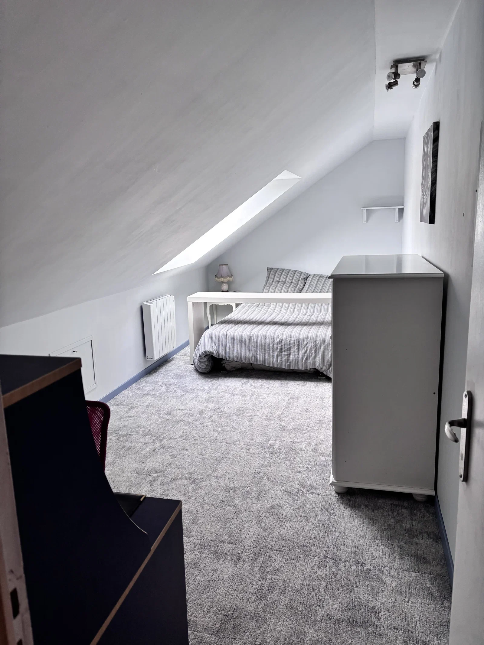 Chambre Rue de Montmirault à Cerny