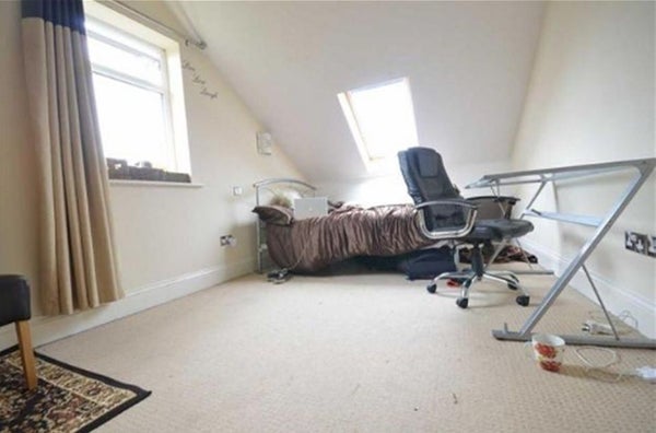 Flat Kingswood Road in Manchester