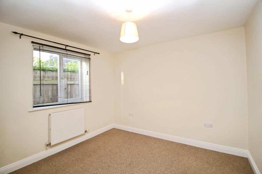 Flat Highridge Green in Bristol