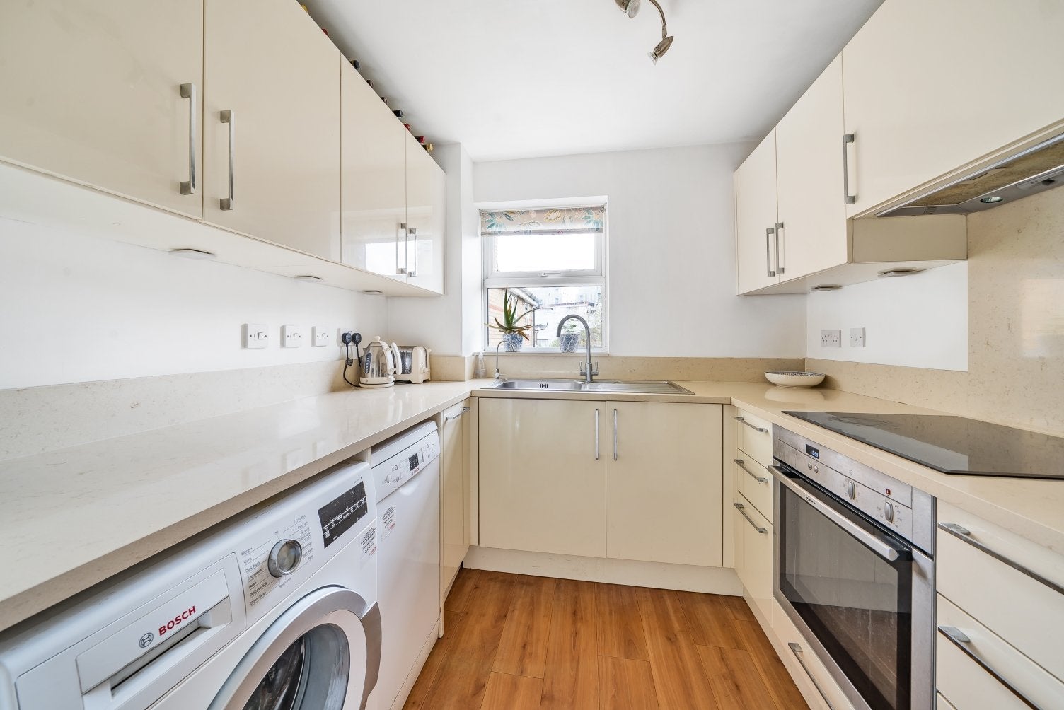 Flat Clarence Road in Greater London