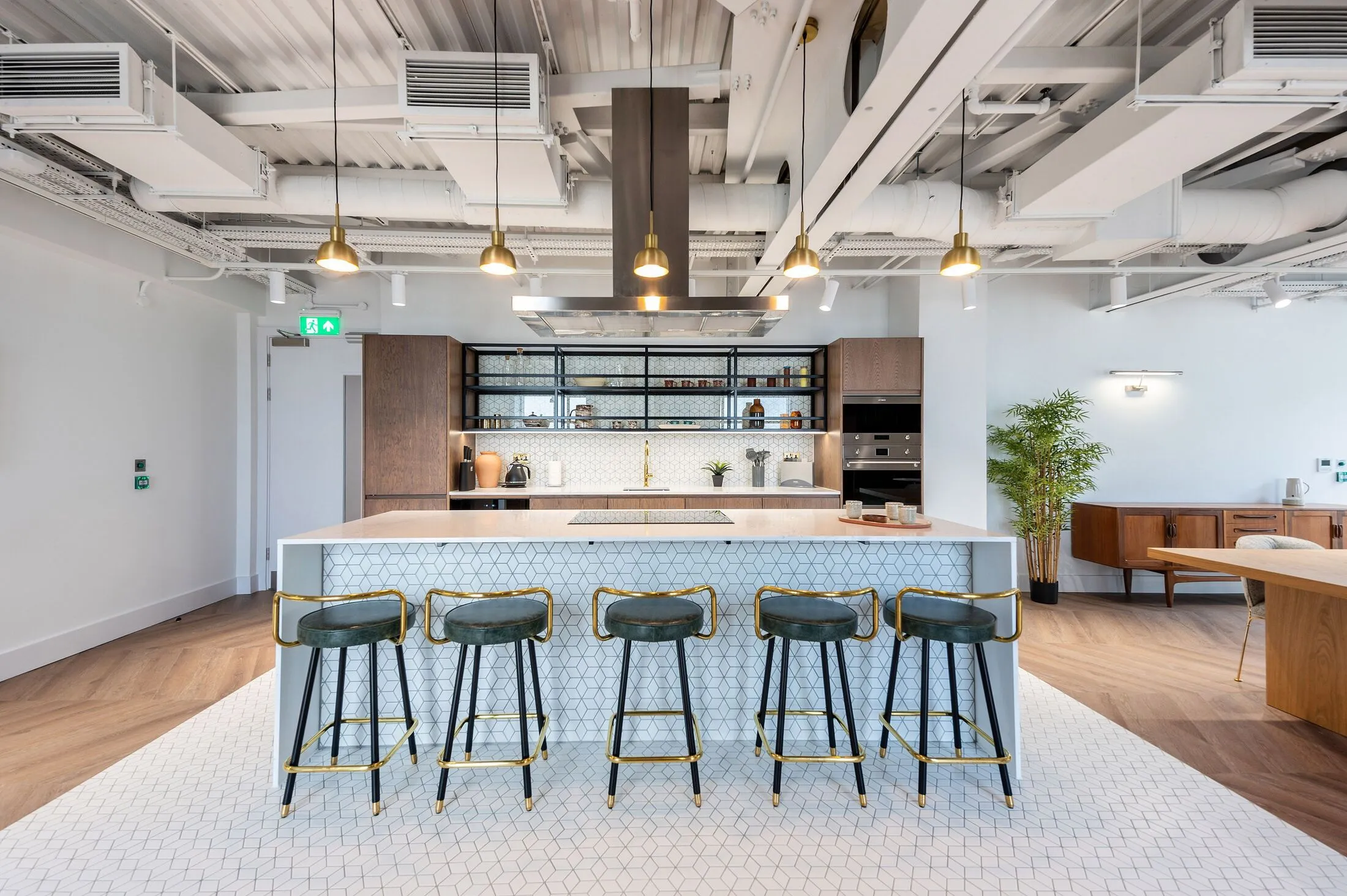Flat Wellesley Road in Greater London